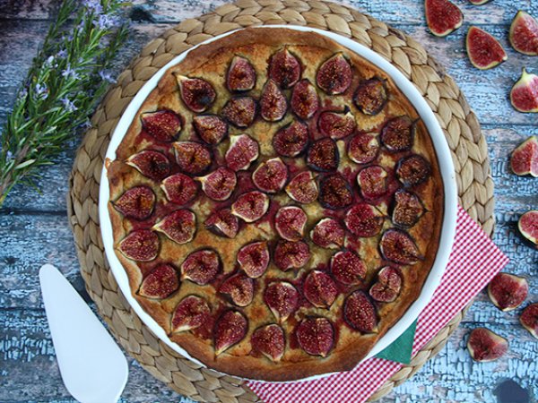 Crostata di fichi con crema alle mandorle