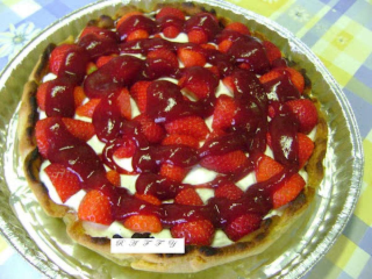 CROSTATA DI FRAGOLE ALLA PANNA E.....