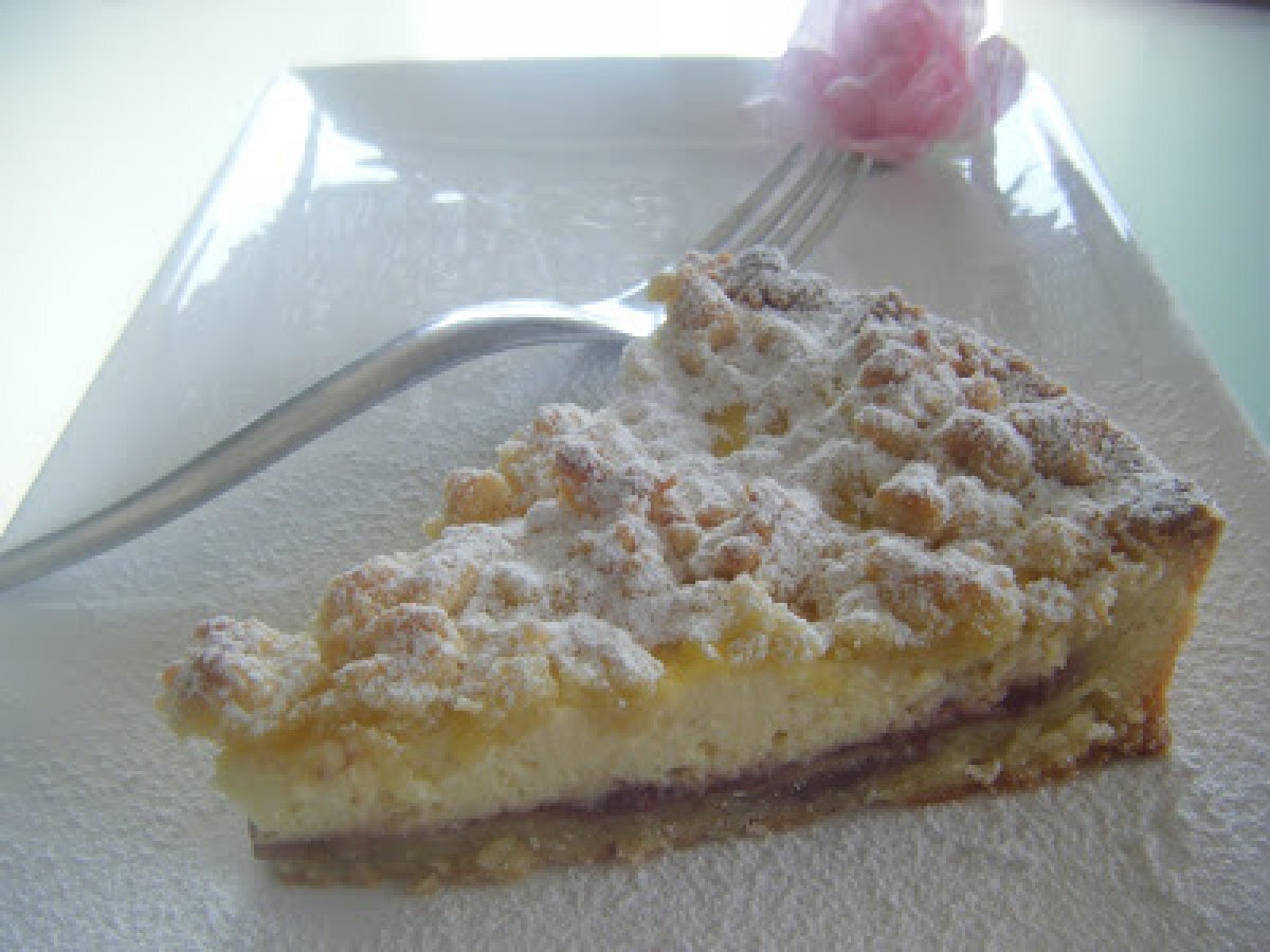 Crostata di Mandorle con ripieno di Ricotta e Confettura di Lamponi