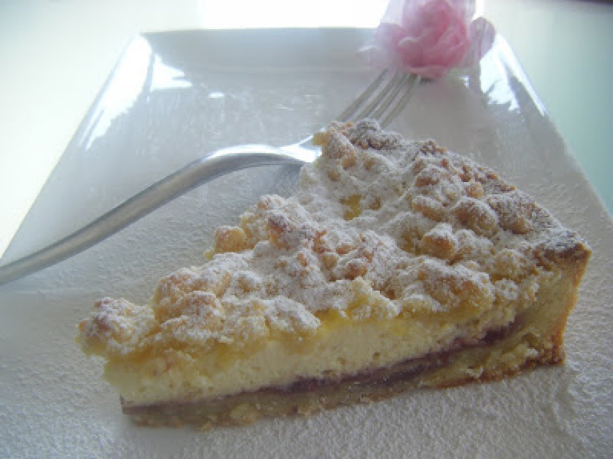 Crostata di Mandorle con ripieno di Ricotta e Confettura di Lamponi