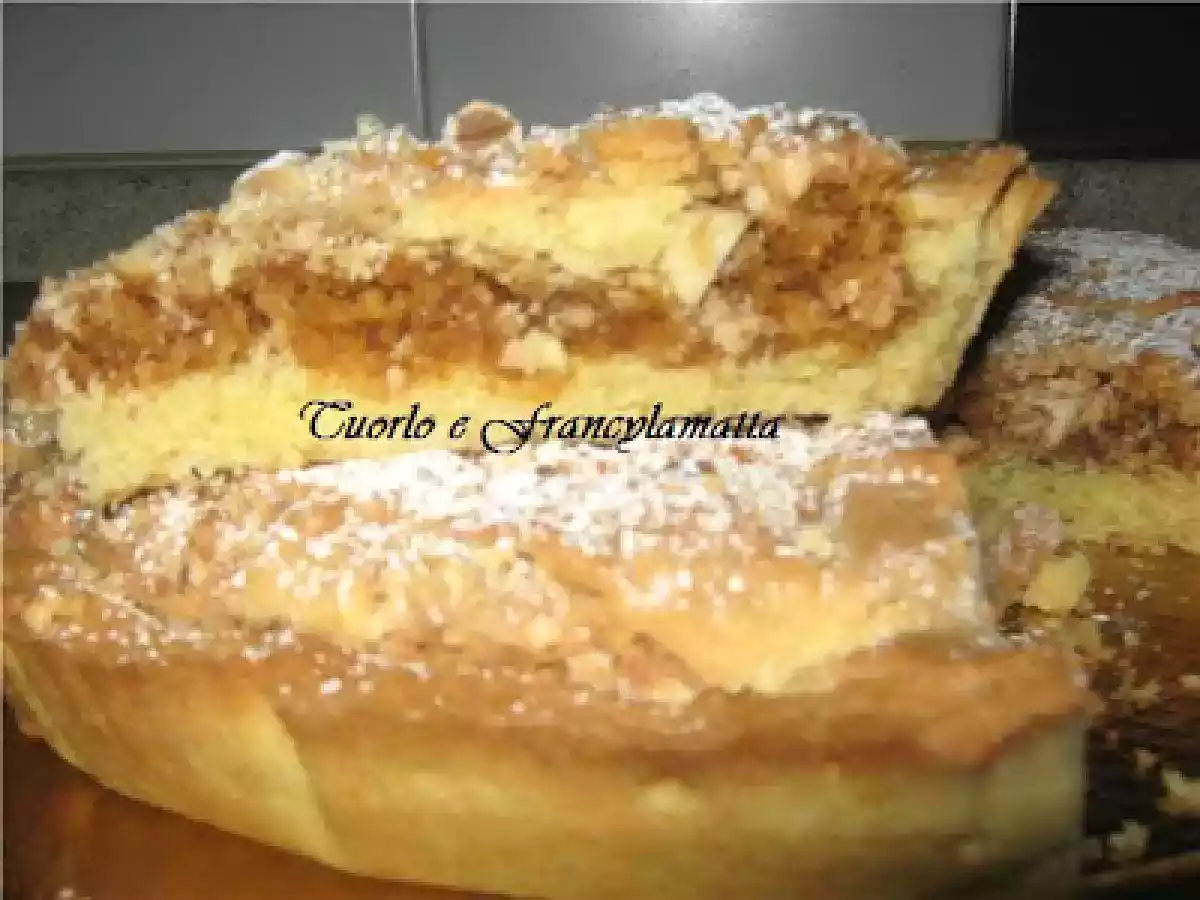 Crostata di mandorle e amaretti