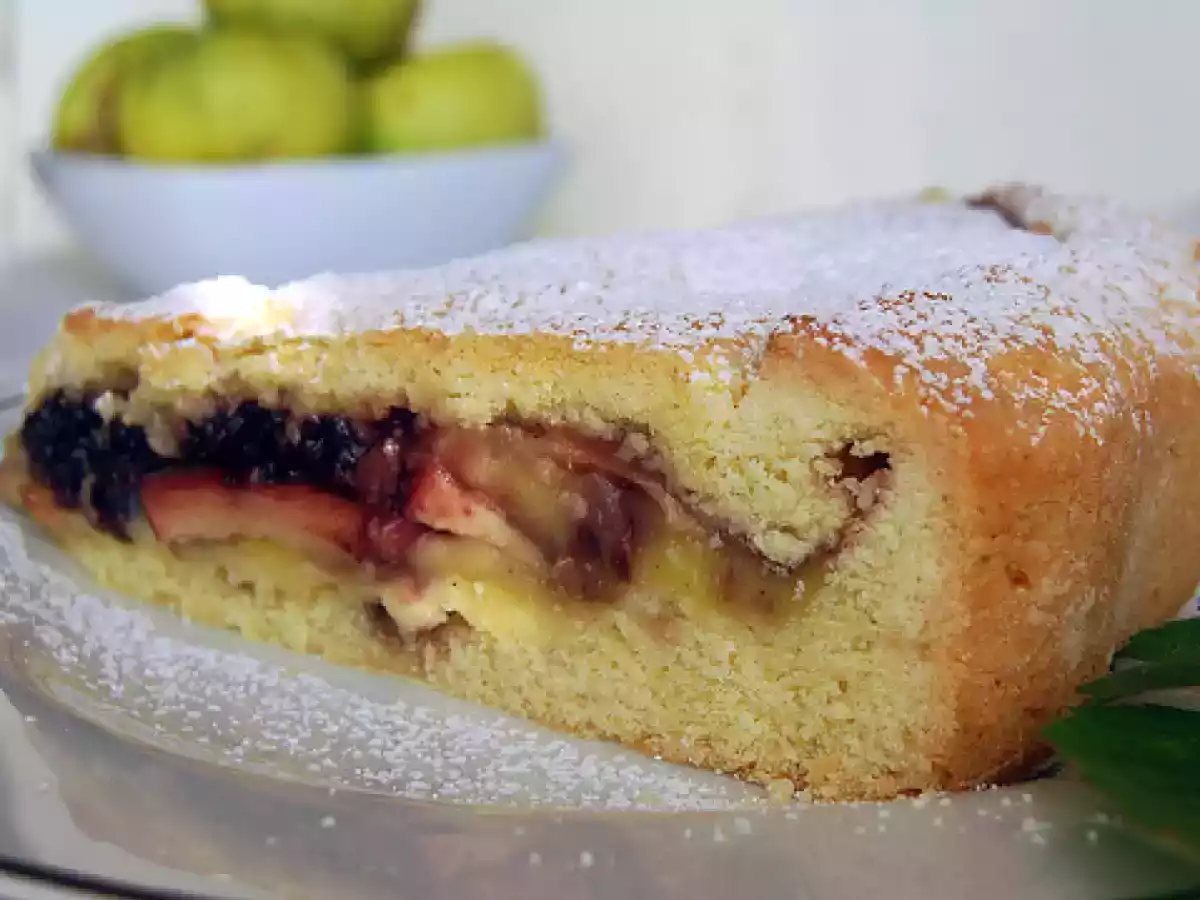 Crostata di mele con crema alla vaniglia e marmellata