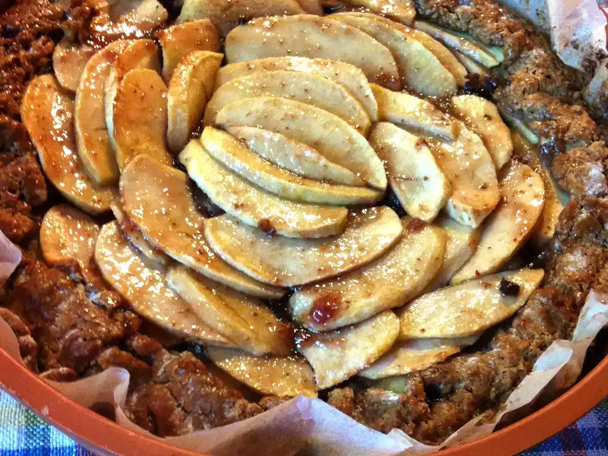 Crostata di mele e marmellata di fichi vegana