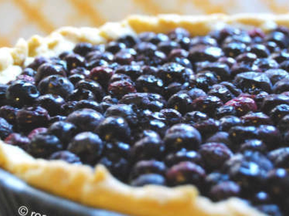 CROSTATA DI MIRTILLI E LAMPONI CON CREMA COTTA
