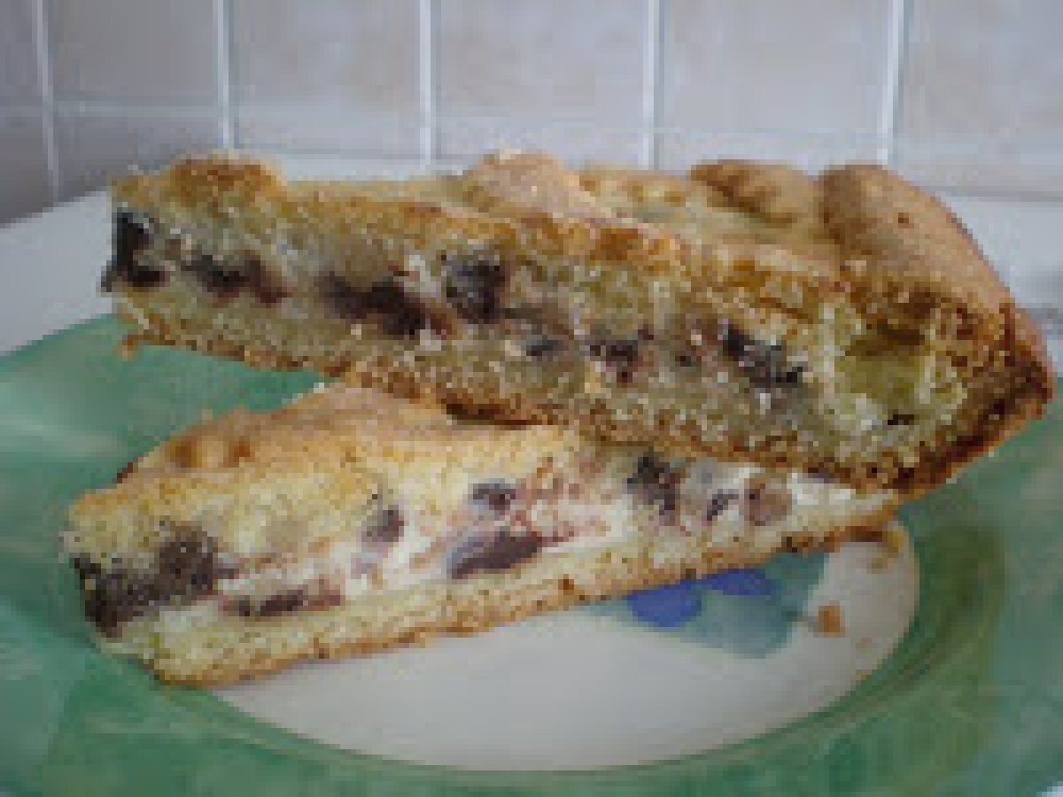 Crostata di ricotta con gocce di cioccolato e pinoli