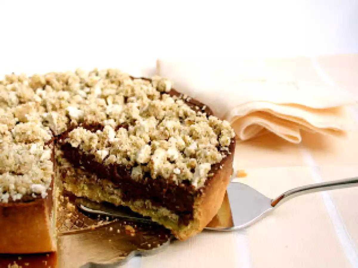 Crostata meringata con crema al pistacchio e cioccolato chantilly