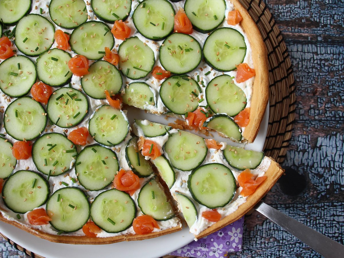 Crostata salata con ricotta, cetrioli e salmone affumicato - foto 6