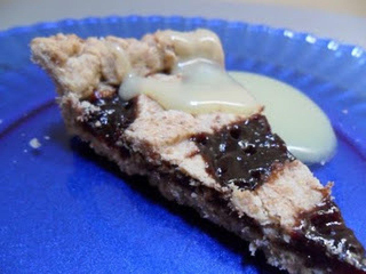 CROSTATA SUCREE' CON MARMELLATA DI PRUGNE e SALSA AL CIOCCOLATO BIANCO: