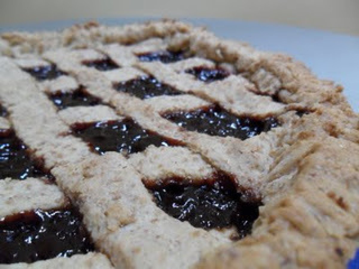 CROSTATA SUCREE' CON MARMELLATA DI PRUGNE e SALSA AL CIOCCOLATO BIANCO: - foto 2