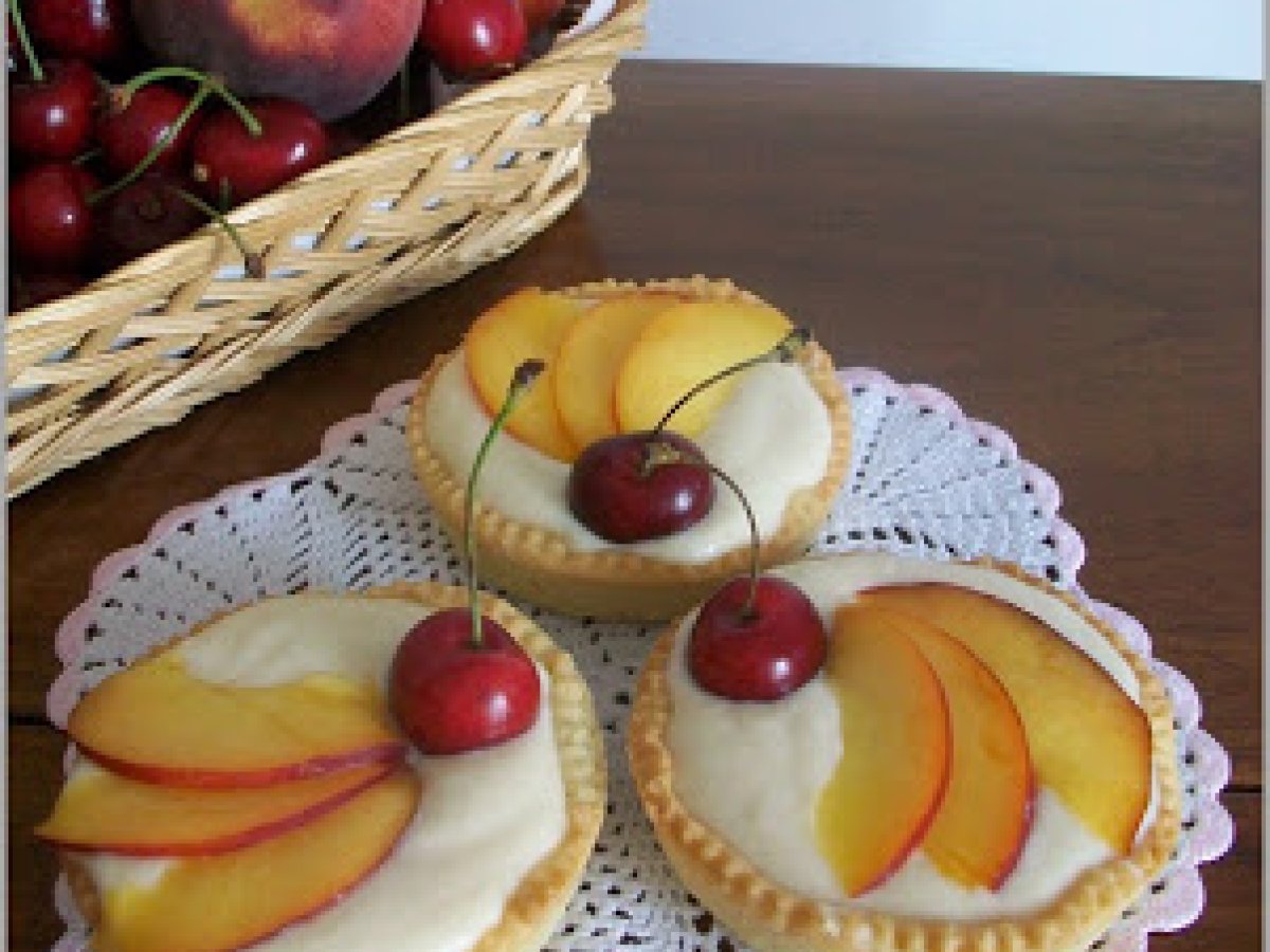 CROSTATINE CON MOUSSE DI RICOTTA E PESCHE