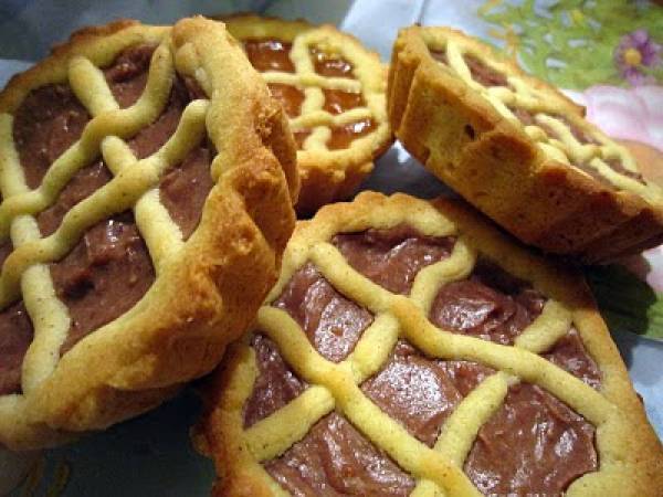 Crostatine morbide alla crema di ricotta e cioccolato