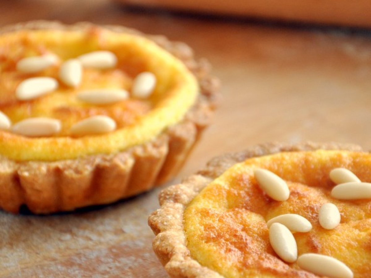 Crostatine ricotta e pinoli