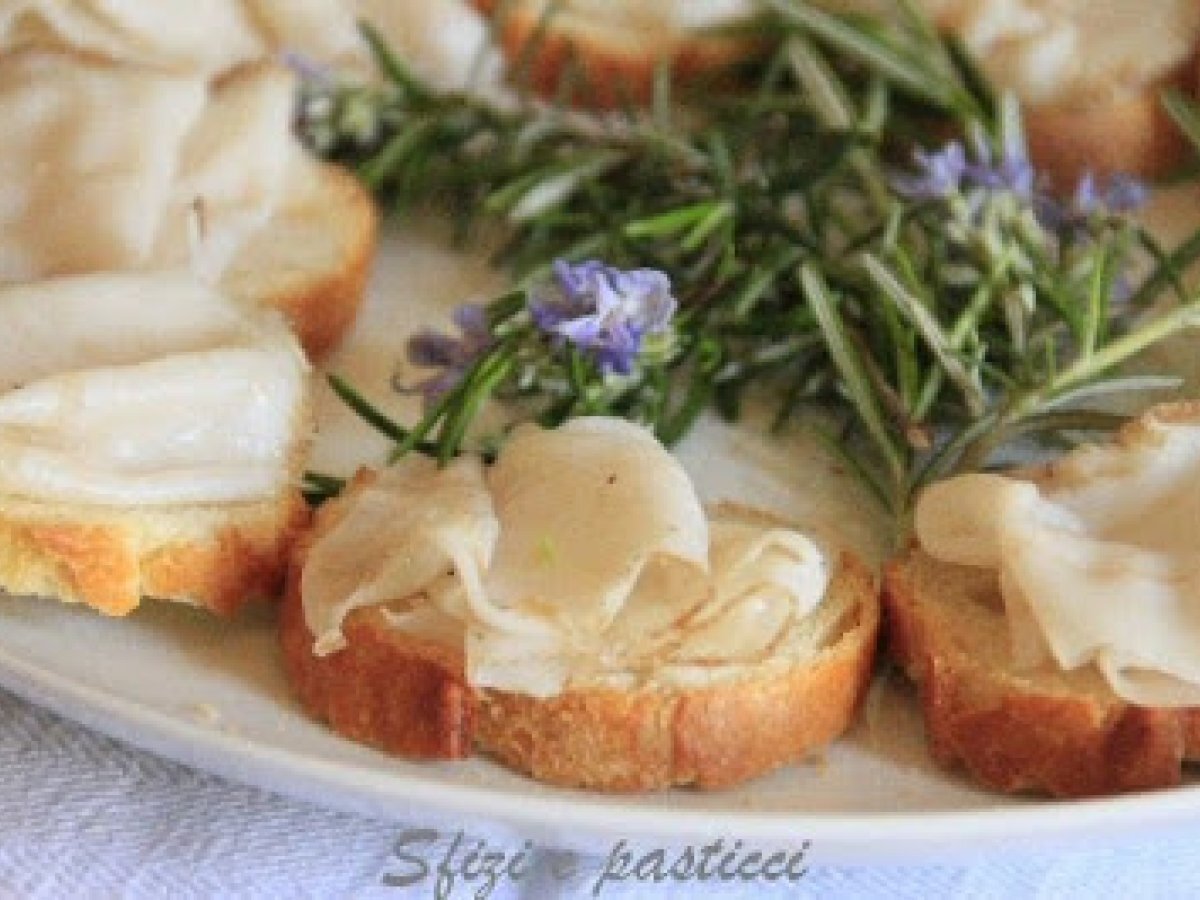 Crostini al lardo di Colonnata - foto 2