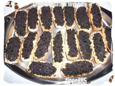 Crostini di patè di olive nere