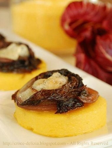 Crostini Di Polenta Con Radicchio E Gorgonzola Ricetta Petitchef