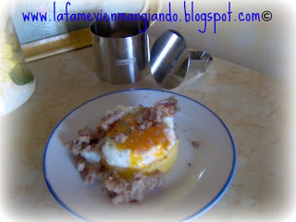 Crostini di polenta con uova e salsiccia, foto 2