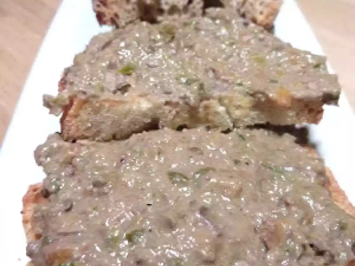 CROSTINI TOSCANI CON FEGATINI DI POLLO