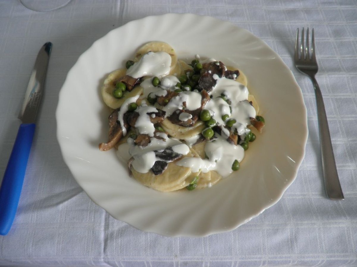 Croxetti bianchi del Pastificio Artigianale Fiore con panna funghi e piselli - foto 4