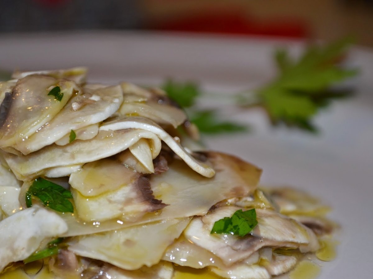Crudite' di funghi e grana