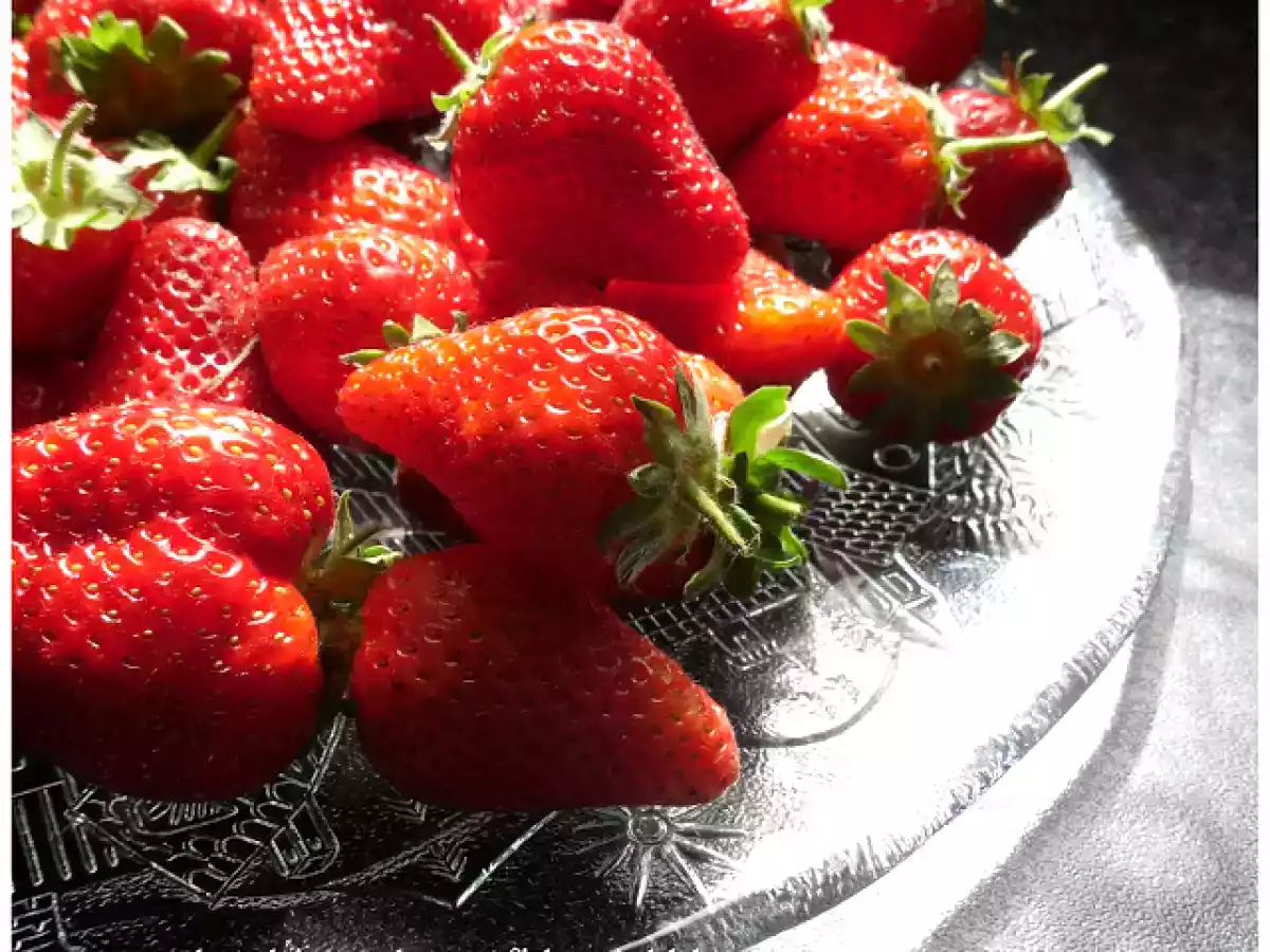 CRUMBLE DI FRAGOLE PER IL GELATO ALLA VANIGLIA - foto 2