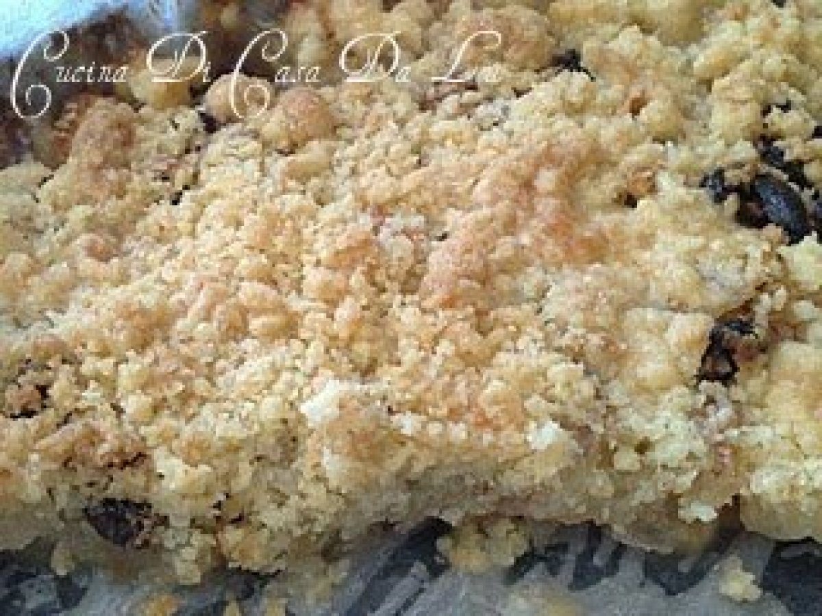 Crumble di mele con uvetta
