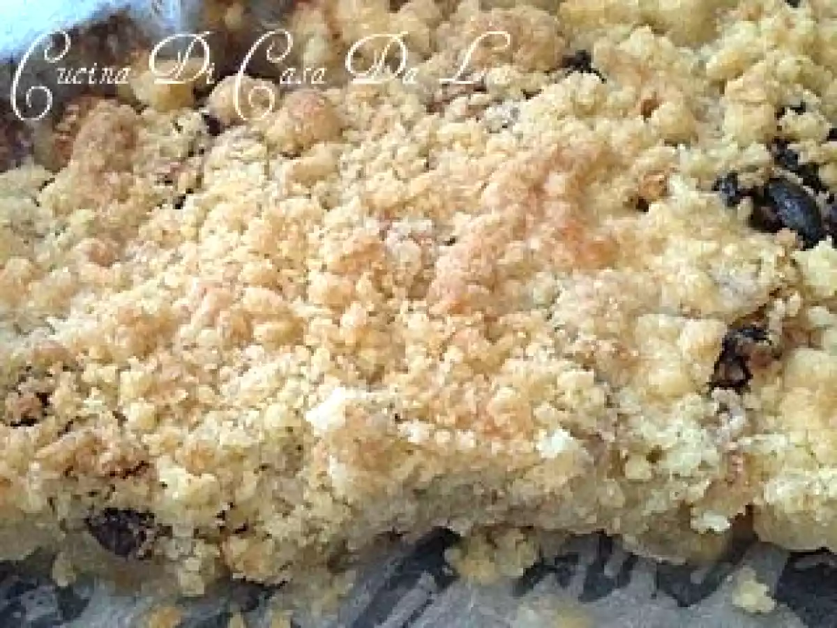 Crumble di mele con uvetta
