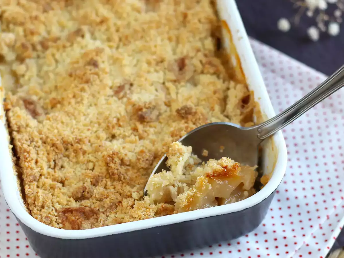 Crumble di mele facile e veloce: ricetta classica dal cuore morbido e croccante - foto 2