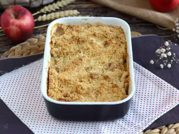 Ricetta Crumble di mele facile e veloce: ricetta classica dal cuore morbido e croccante