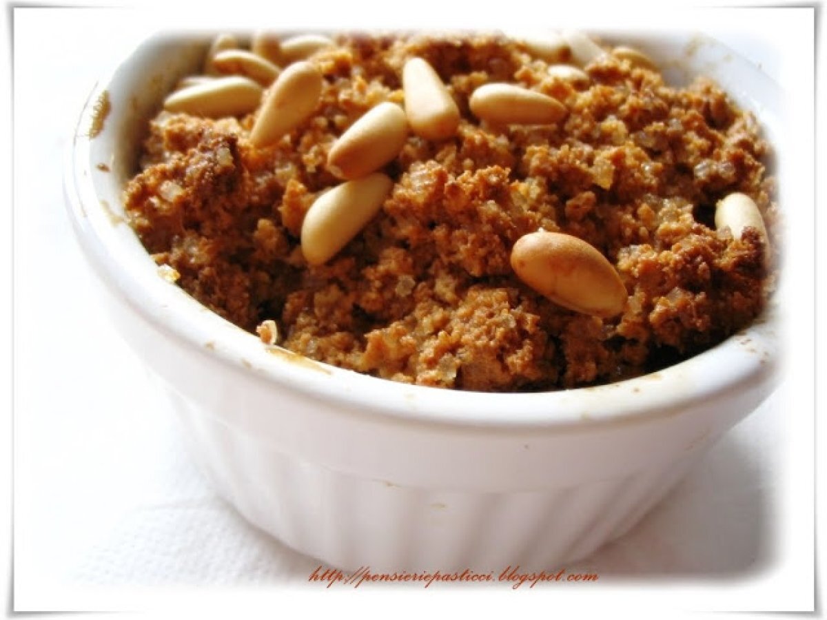 Crumble di pesche e amaretti