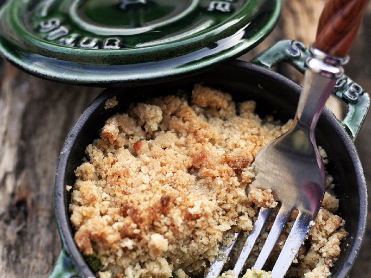 Crumble salato zucchine e asparagi