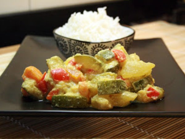 CURRY DI PATATE E VERDURE allo yogurt