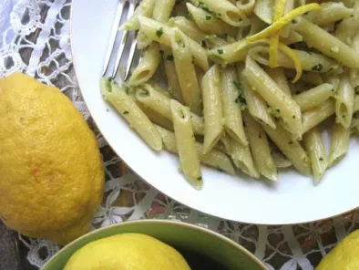 Da Amalfi: Penne al limone e noci