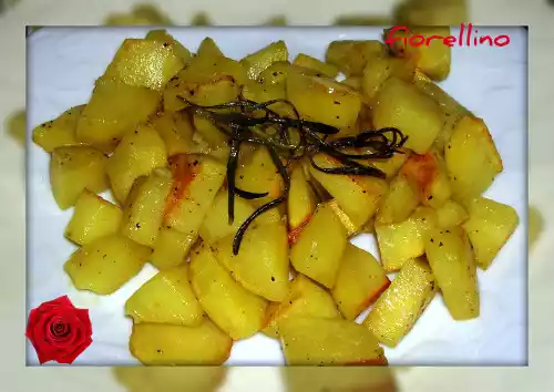 Dadolata di patate in padella
