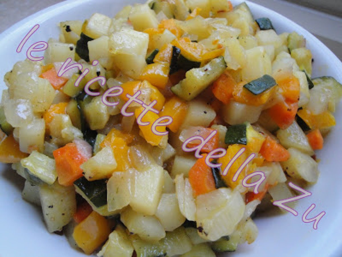 Dadolata di verdure miste saltate in padella