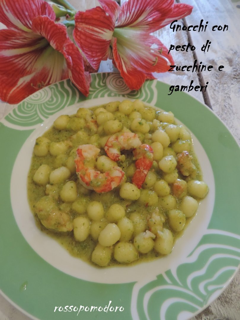 Deliziosi gnocchi con pesto di zucchine e gamberi Ricetta Petitchef
