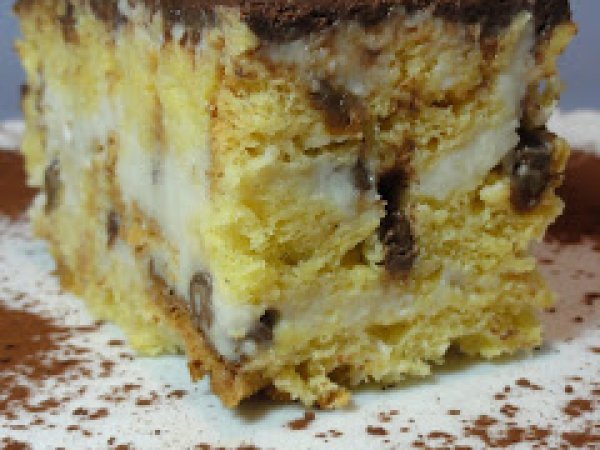 Dolci Di Natale Con Panettone.Dessert Di Natale Al Panettone Besciamella Dolce E Gocce Di Cioccolato Ricetta Petitchef