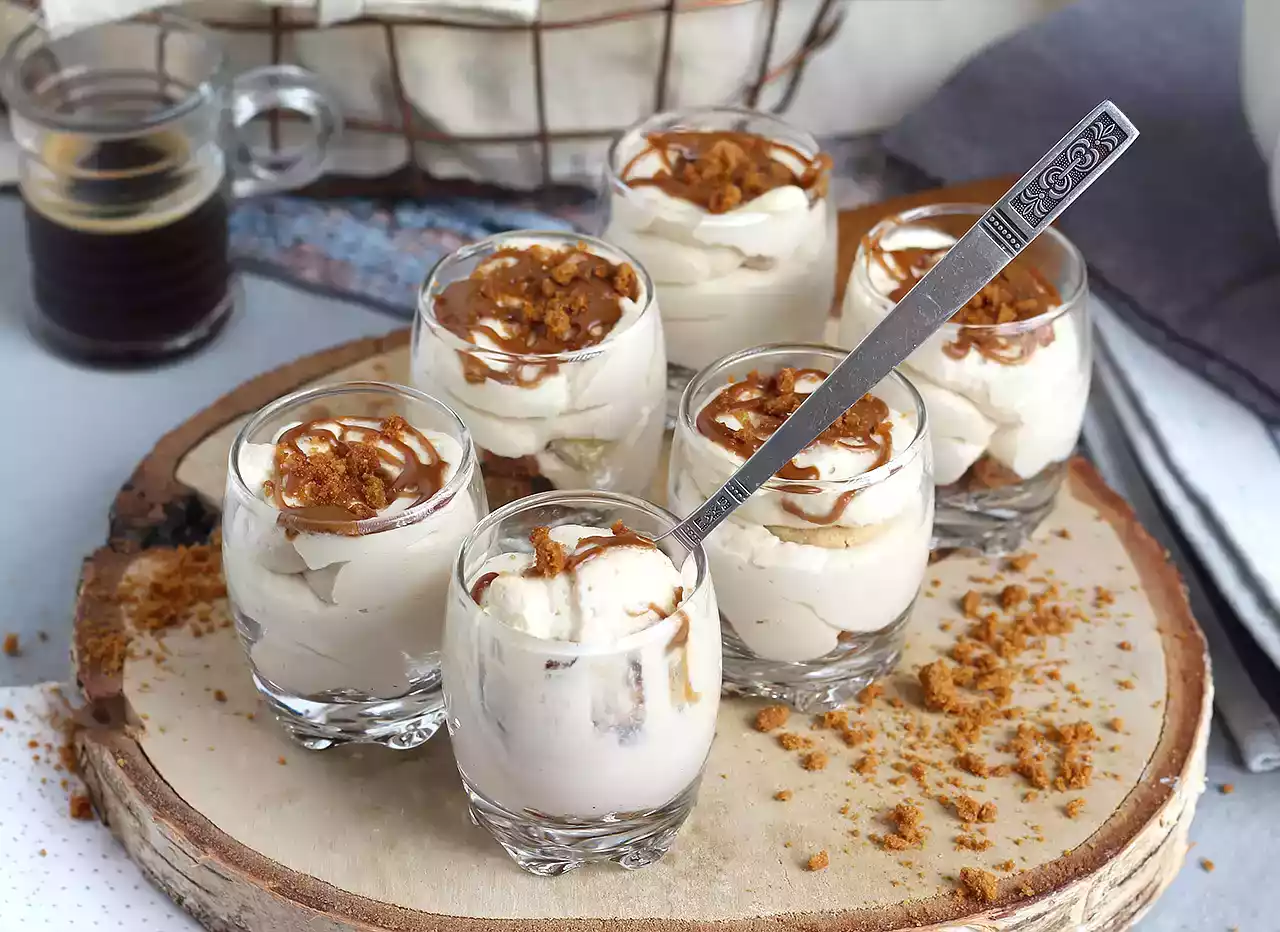 dolce con mascarpone e biscotti senza panna