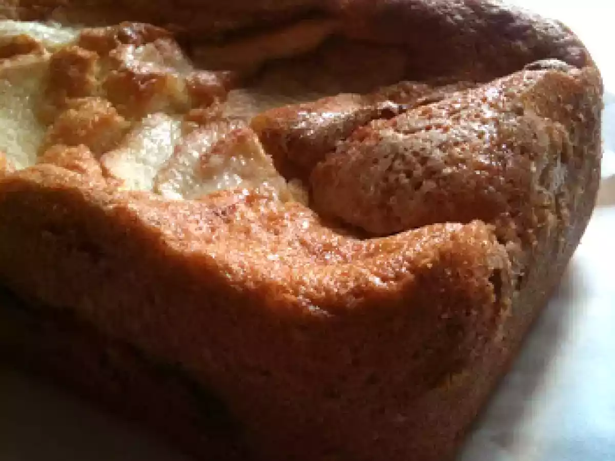 Dolce alle mele, con panna montata nell'impasto