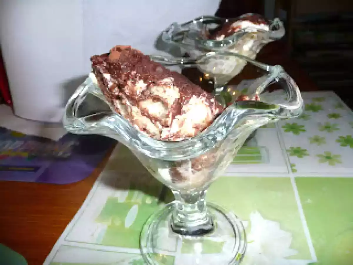 Dolce allo yogurt e pavesini