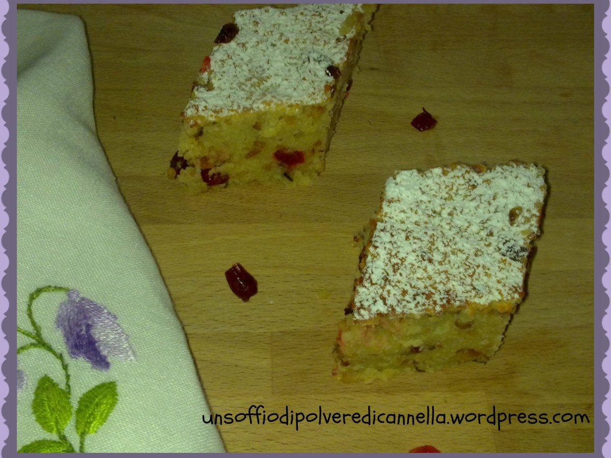 DOLCE DI COUS COUS E RICOTTA CON NOCCIOLE E FRUTTI ROSSI