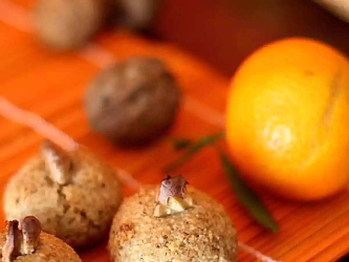 Dolcetti di noci e mandarino.