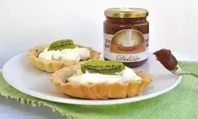 Dulce de leche in cestini di pasta frolla, panna e frutta fresca col bimby