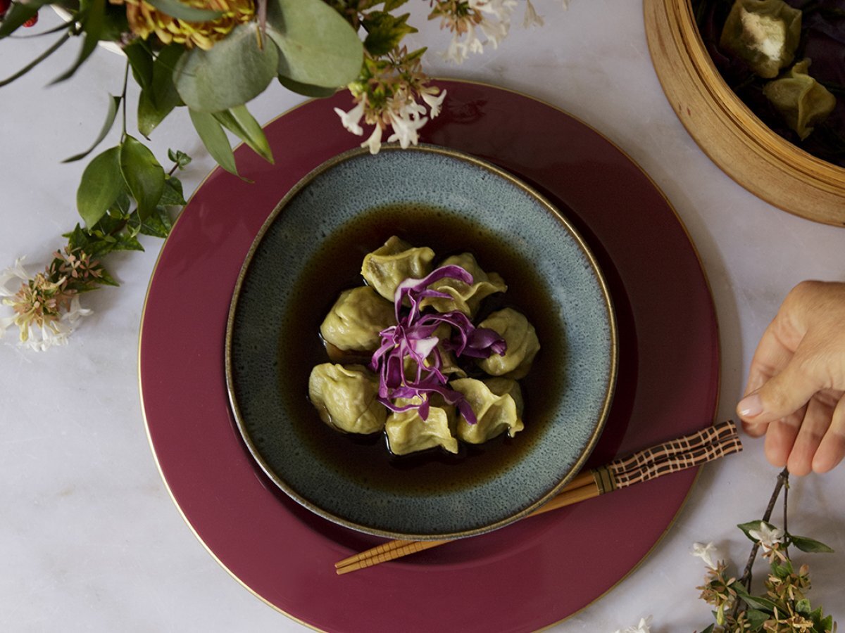 Dumplings di spinaci e tofu al brodo di shitake, vegan
