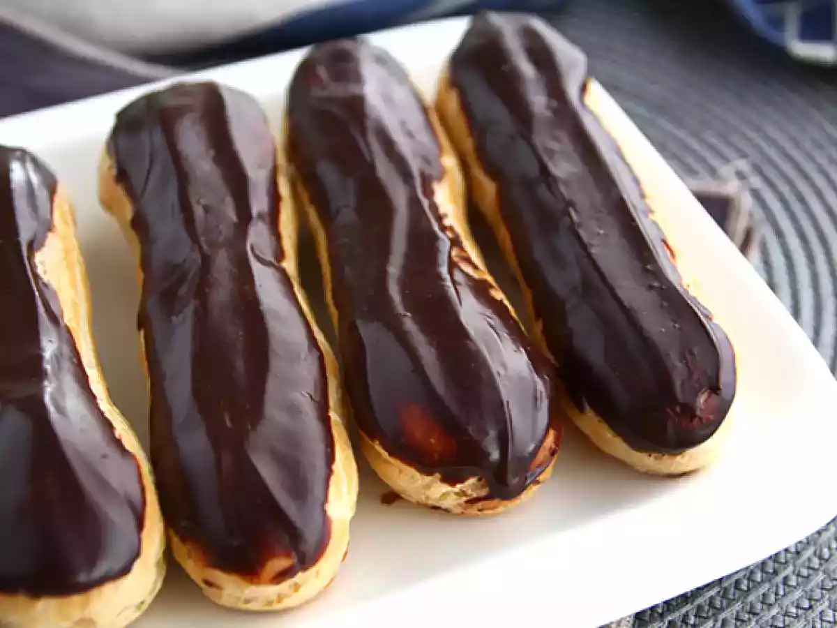 Eclairs al cioccolato, ricetta spiegata passo a passo - foto 3