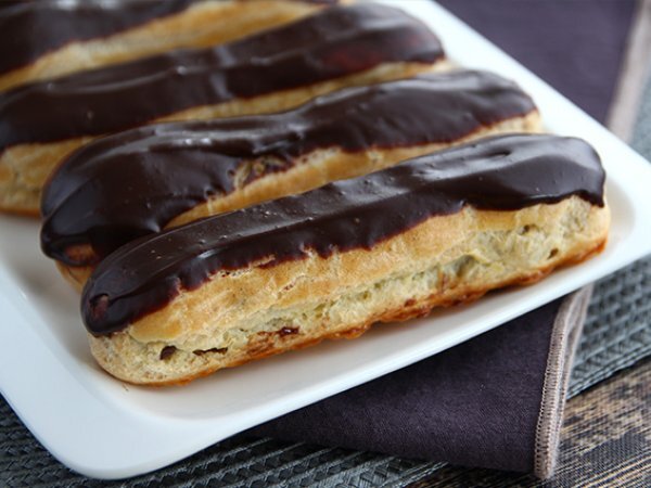 Ricetta Eclairs al cioccolato, ricetta spiegata passo a passo