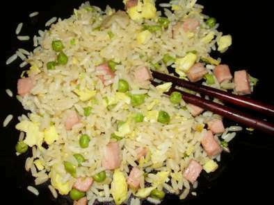 Egg Fried Rice ( Riso Fritto con Uova alla Cantonese):