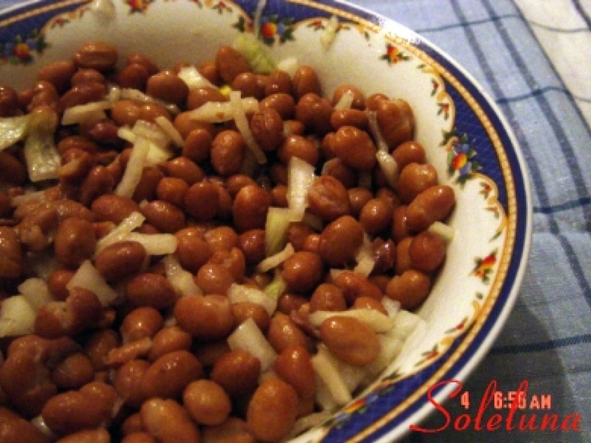 FAGIOLI BORLOTTI CON ACCIUGHE AL PROFUMO DI CIPOLLA - foto 2