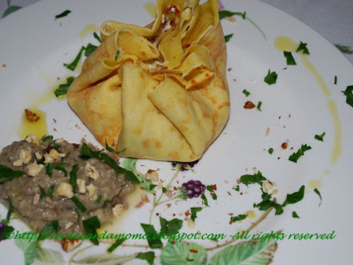 Fagottini di Crespelle con ricotta e patè di funghi