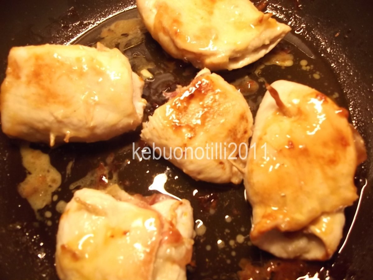 Fagottini di pollo con prosciutto e stracchino