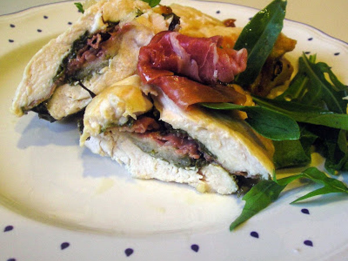 Fagottini di pollo con rucola e crudo